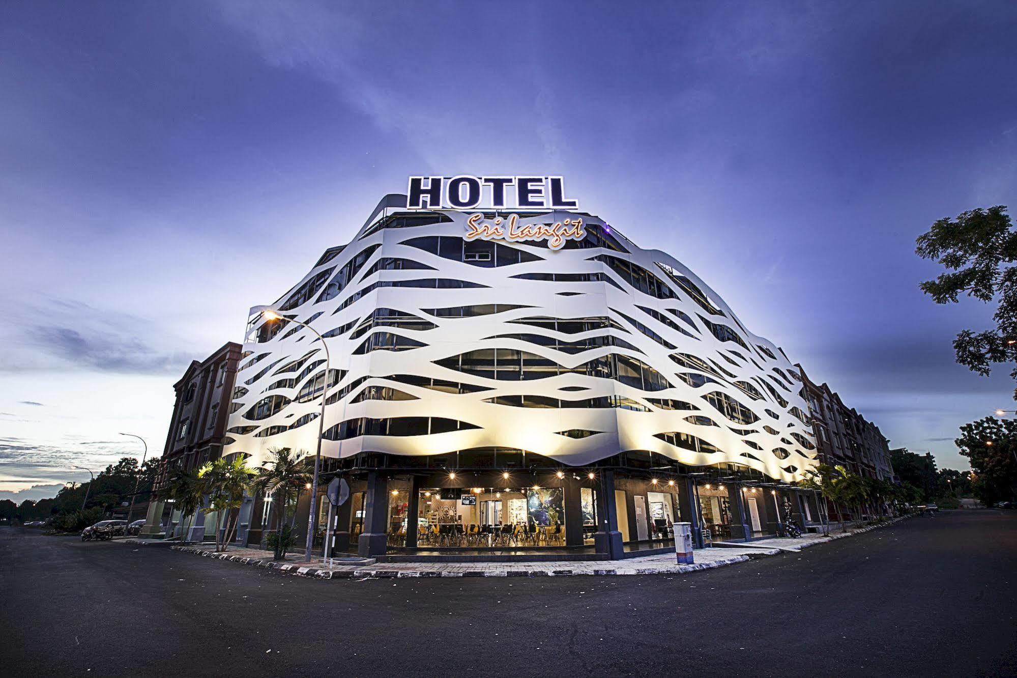 Sri Langit Hotel Klia, Klia 2 & F1 Сепанг Экстерьер фото